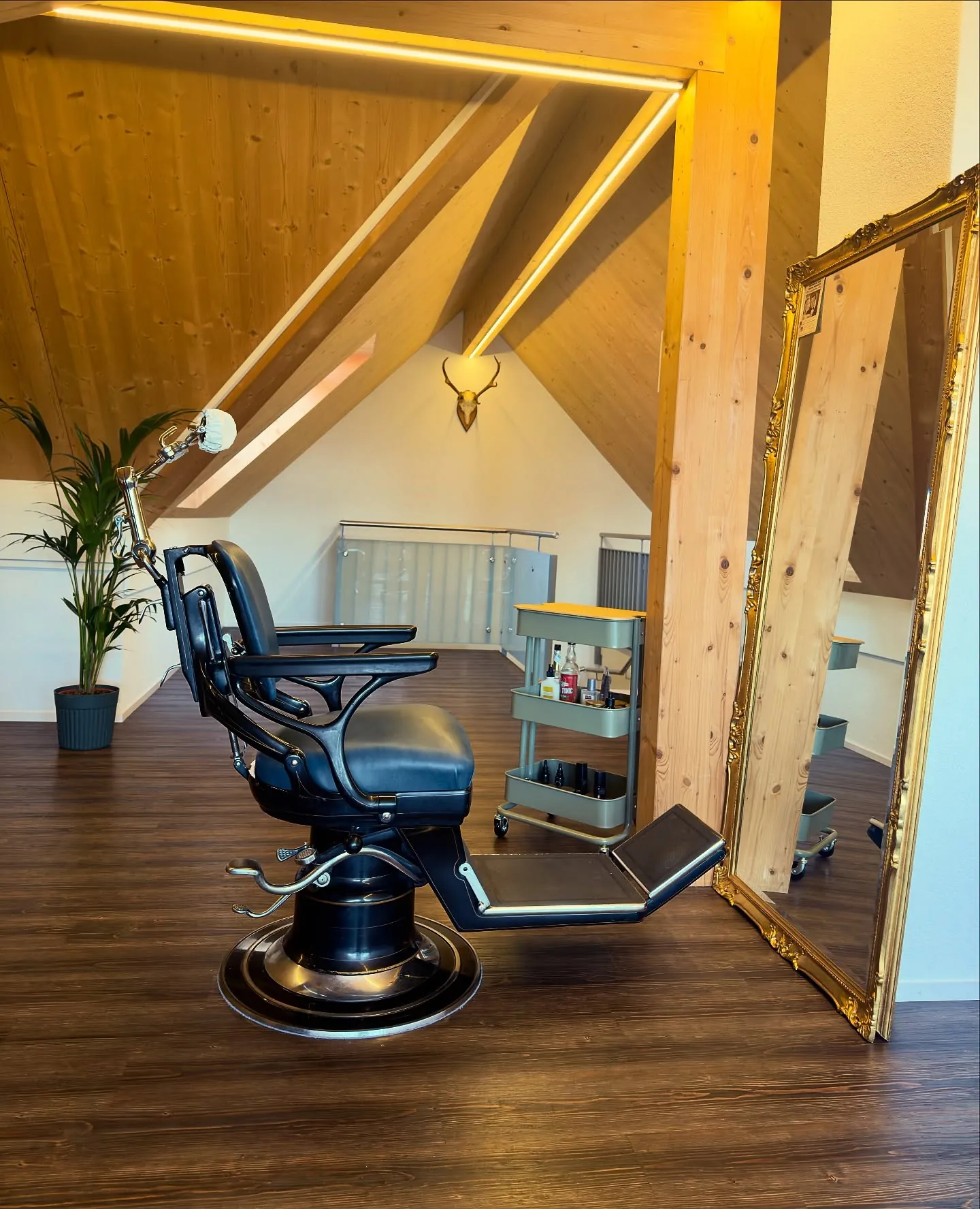 Barberstuhl im Loft-Studio